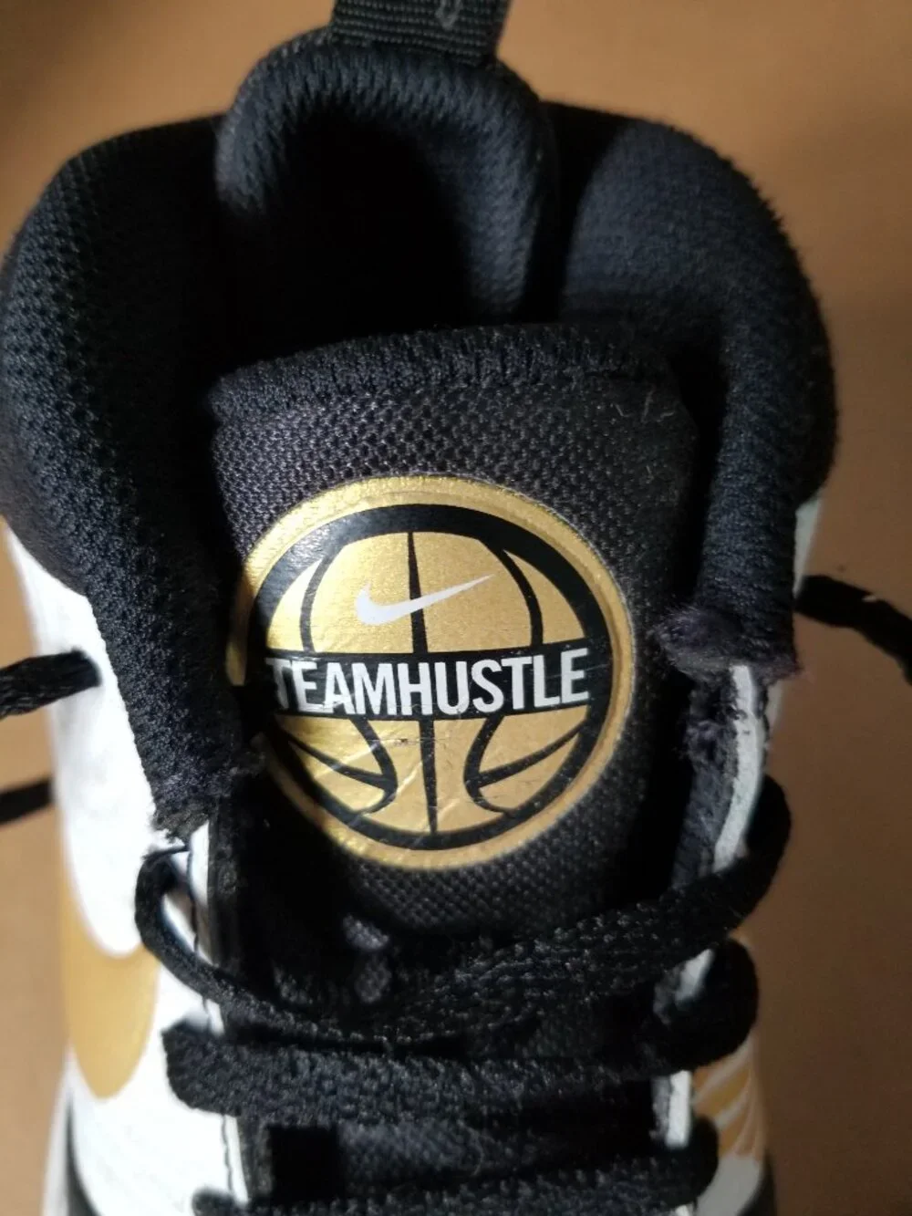 Nike Teamhustle Sneakers Black Yellow White Youth Kids Size 5.5 Y